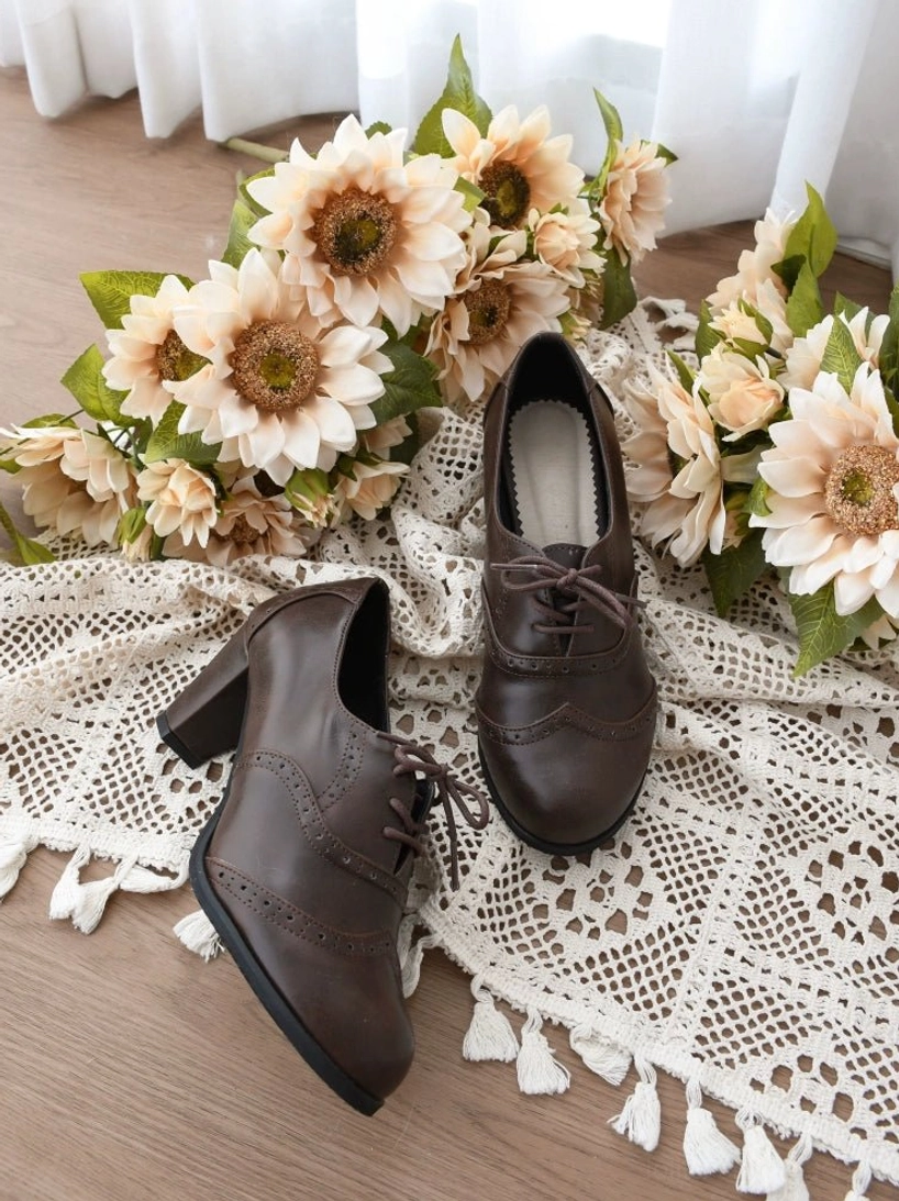 Vintage lolita heel shoes styling guide showing coordinate pairing options with skirts legwear and accessories for fashion inspiration