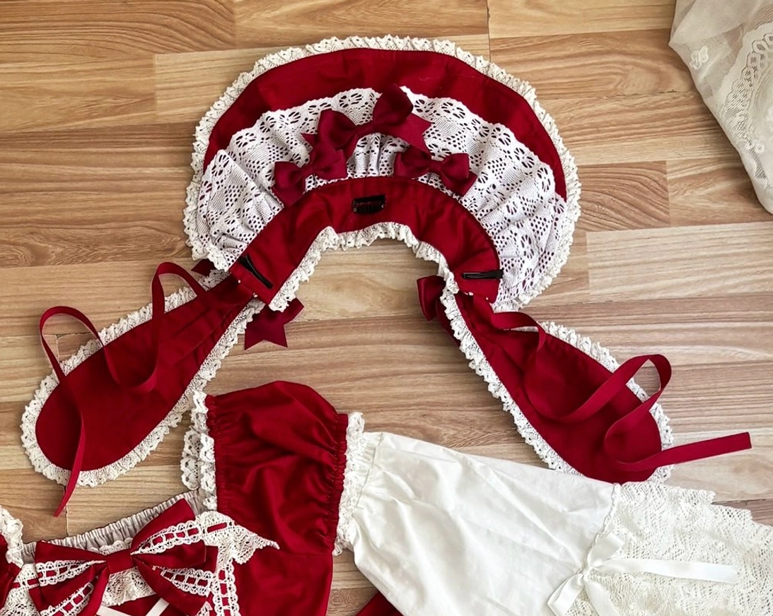 Red choker Vintage Petal Rabbit Lolita accessory delicate neckpiece lace construction elegant neckwear