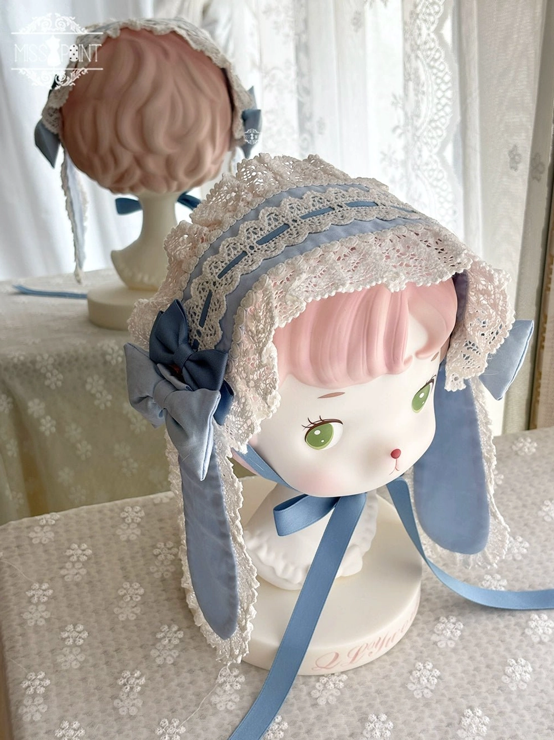 Snap-button Lolita cuffs from Vintage Petal Rabbit collection ensuring easy wearing and polished professional Lolita look