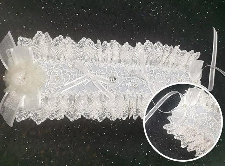 Waltz classic lolita gloves pair featuring coordinating design with faux pearl or heart decoration options, elegant styling for complete lolita coordinate aesthetic