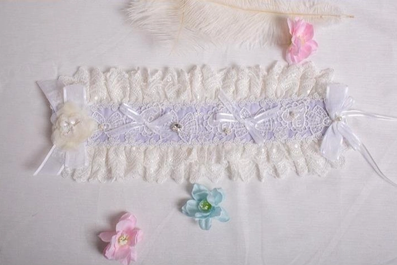 Waltz lolita waist chain accessory displaying pearl and rhinestone embellishments, decorative layering element for classic lolita dress coordination