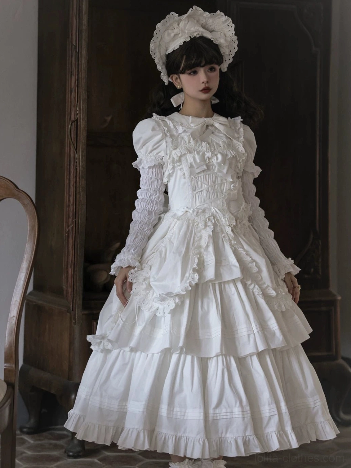 White Gothic Lolita JSK front and back showcase with detachable accessories and styling versatility demonstration