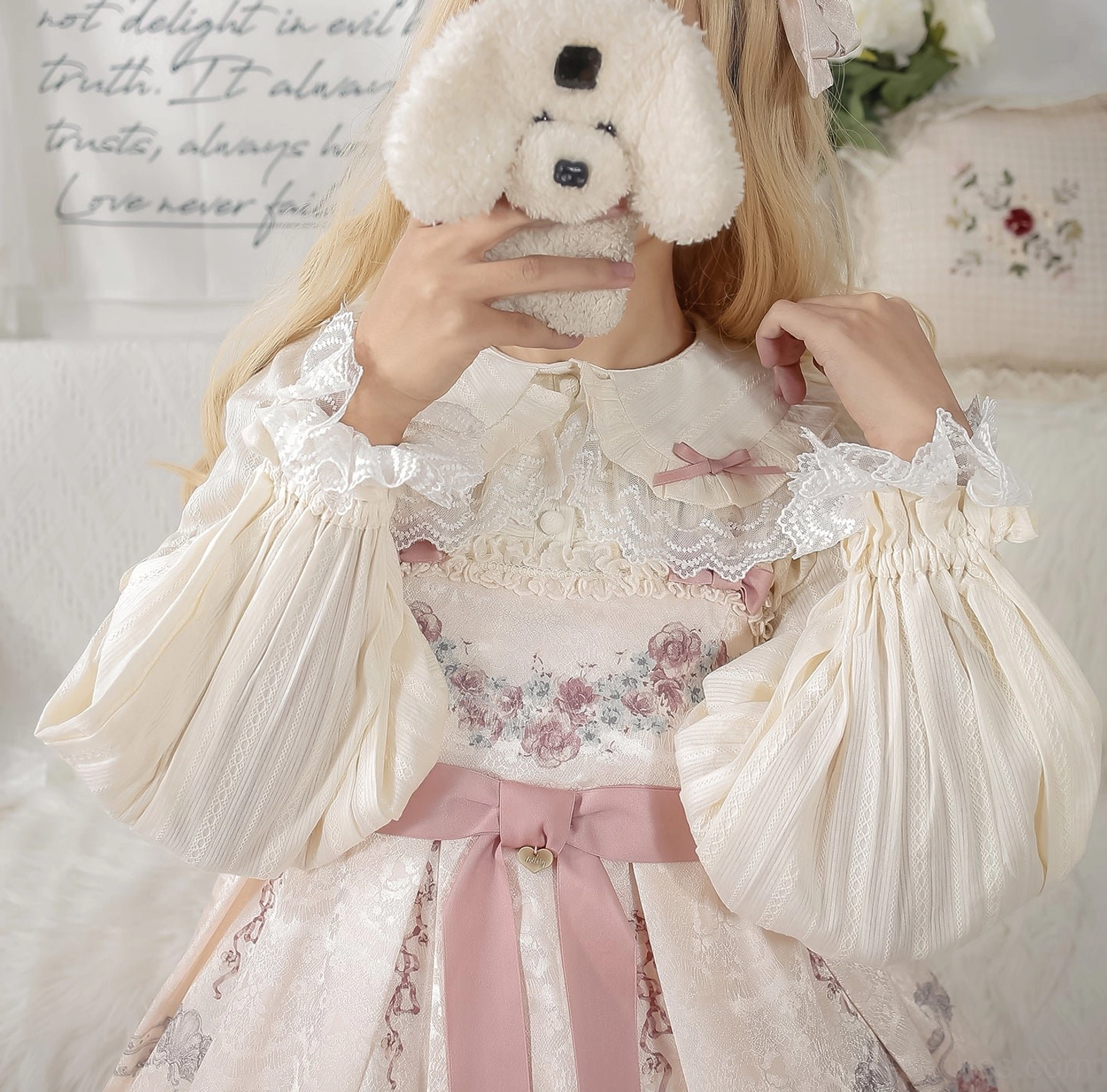 White Lolita Blouse with Lace-Trimmed Doll Collar Bishop Lantern Sleeves Sweet Style Upper Body