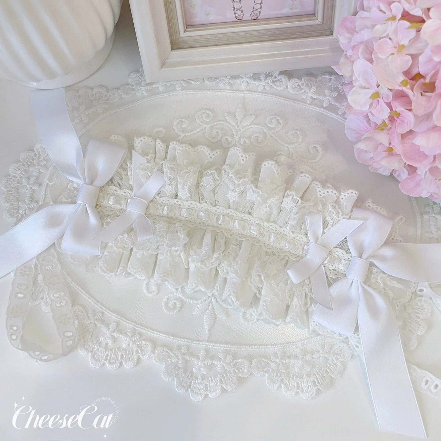White and white minimalist sweet Lolita lace headband with white cotton satin bow monochromatic coordinate design