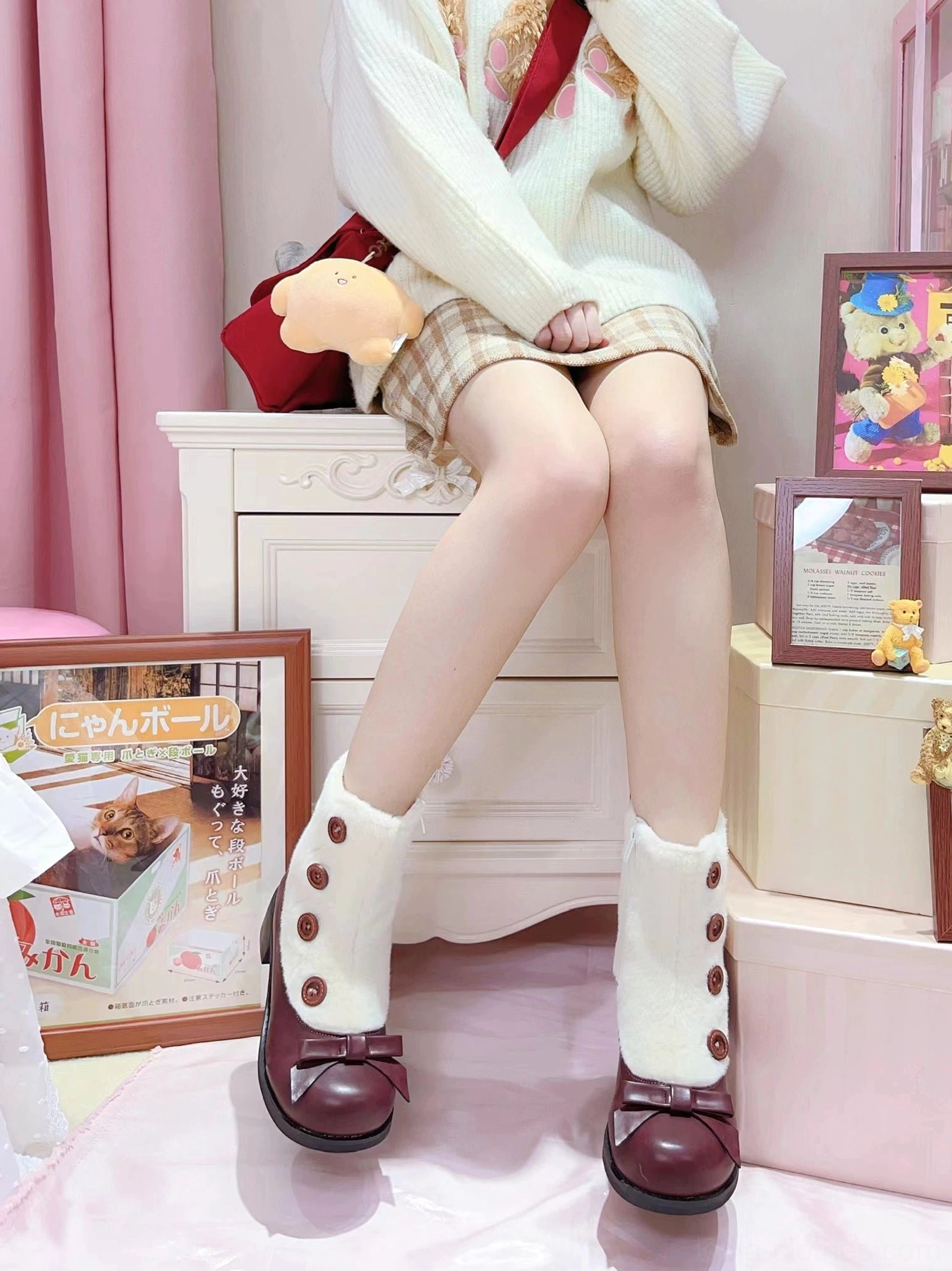 Winter lolita mary jane boots details faux fur collar wooden button side zipper closure round toe shape