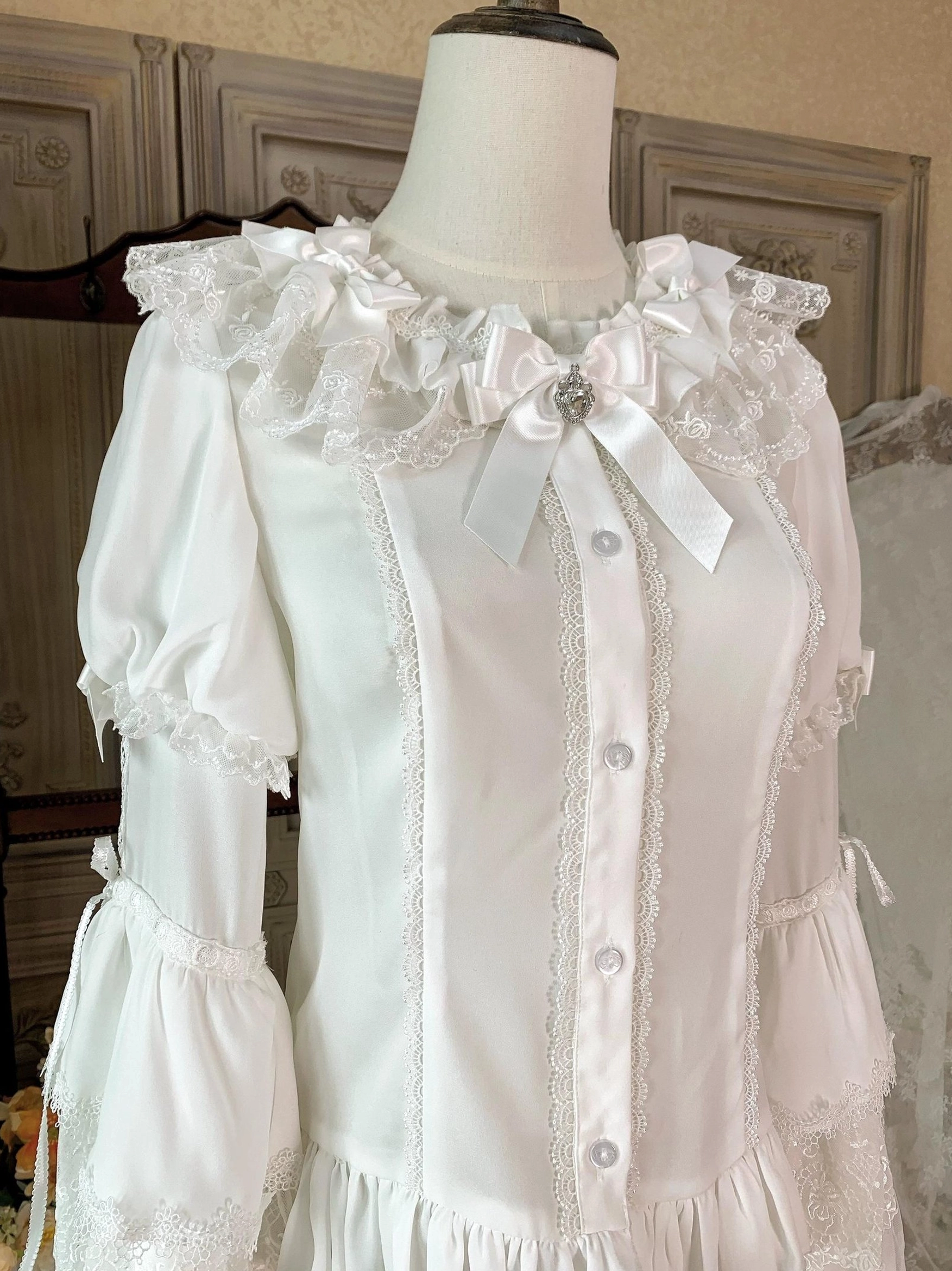 Wishing Star Sweet Lolita Bonnet BNT styling guide - wearing instructions bow clasp duckbill clips secure positioning